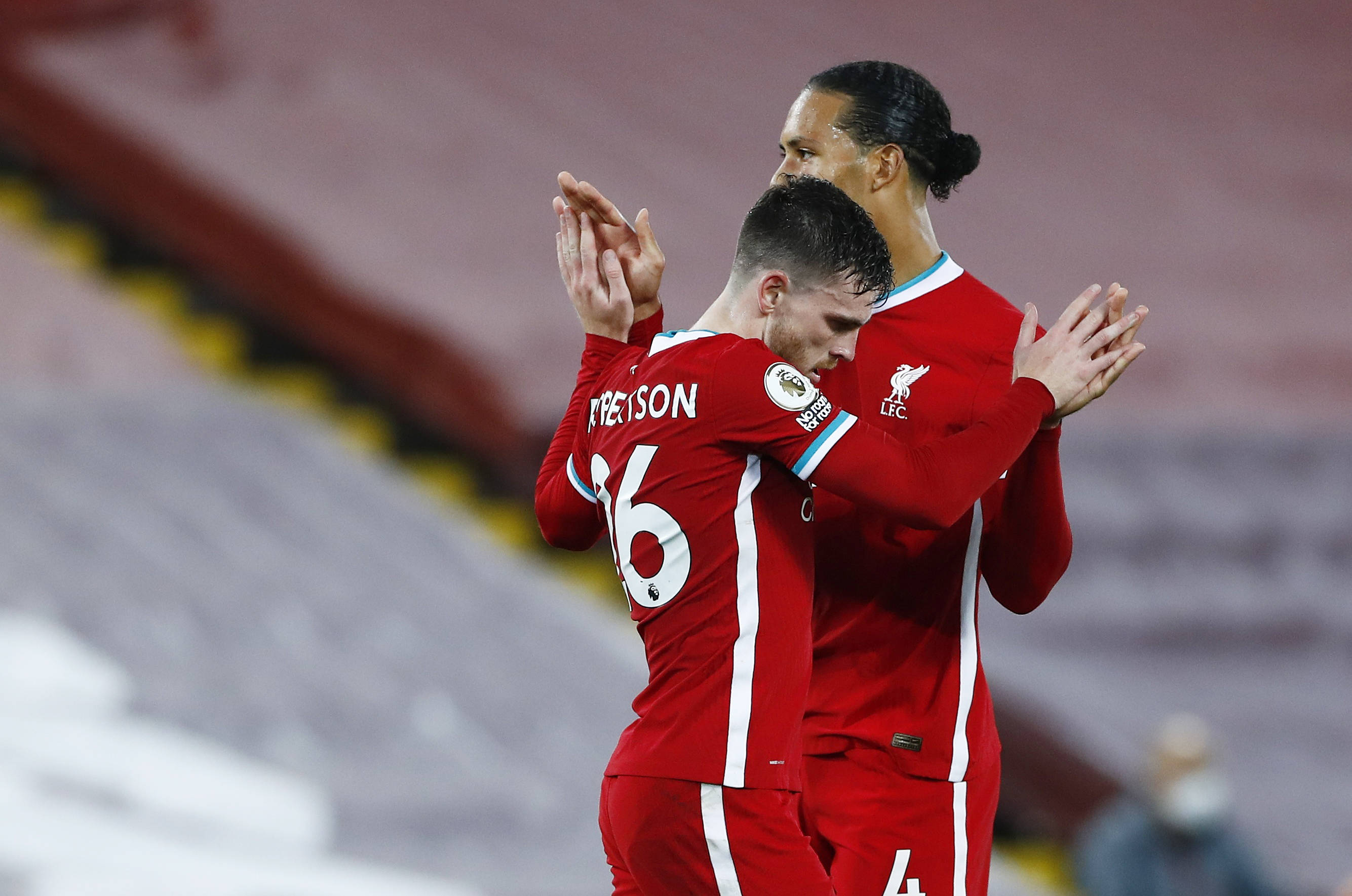 何被誉为足 何被誉为足