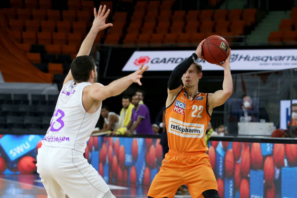 能否立足 能否立足